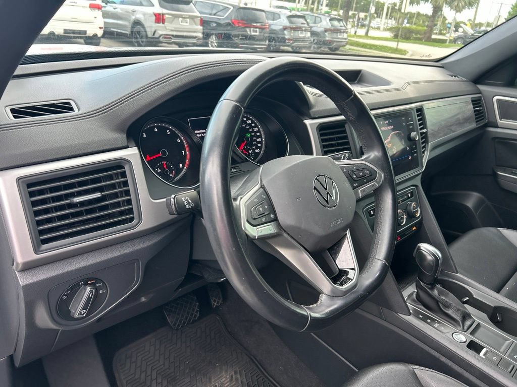 Used 2020 Volkswagen Atlas Cross Sport SE FWD image 23