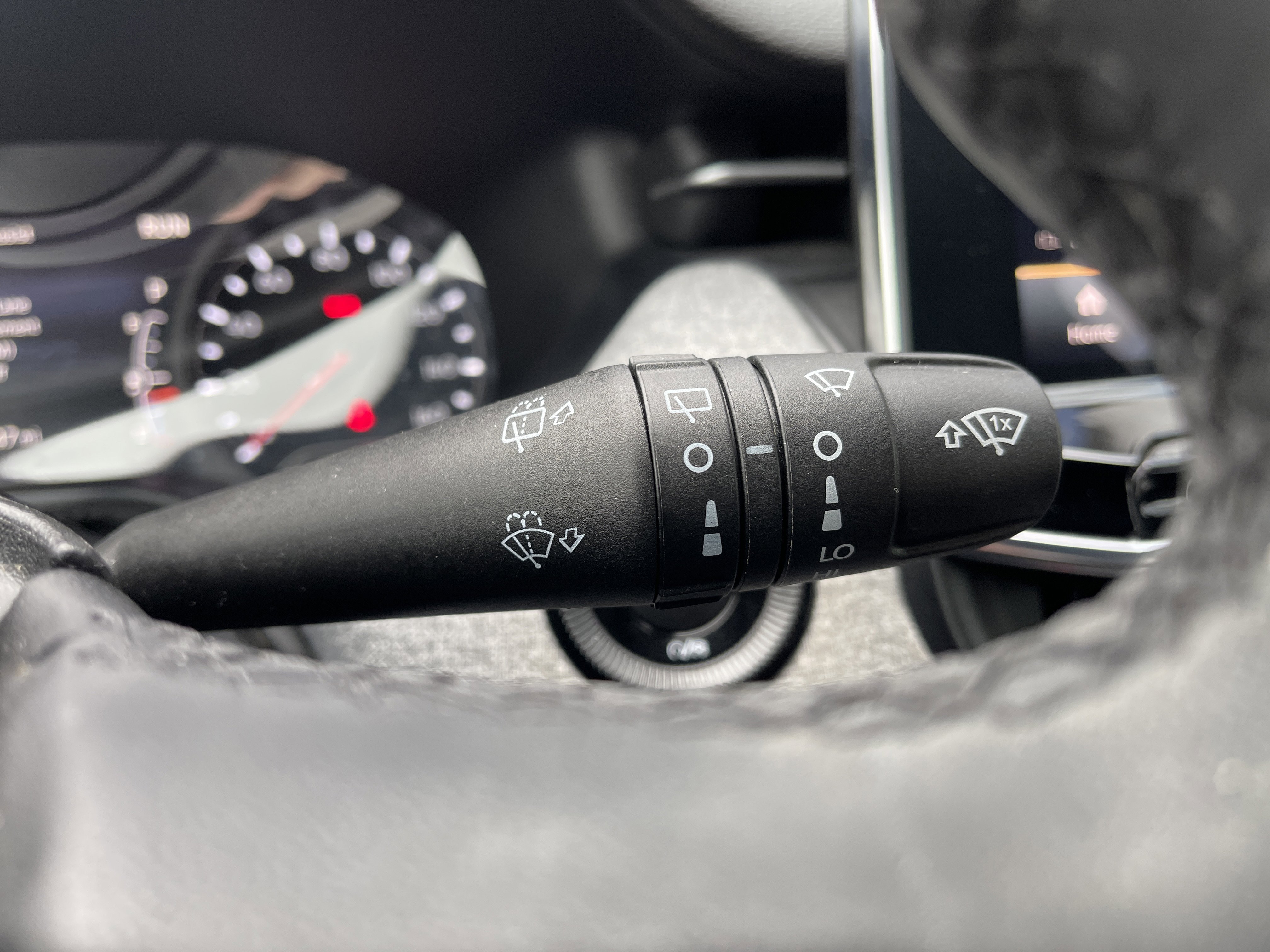 Used 2024 Jeep Compass Latitude image 20