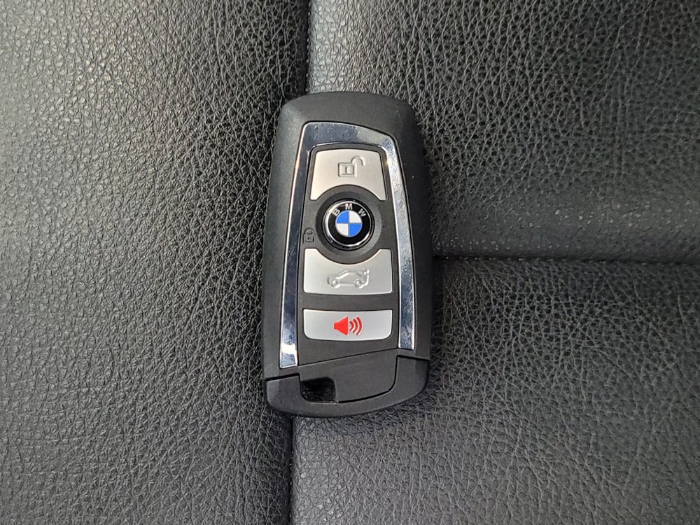 Used 2016 BMW 320i xDrive Sedan AWD/4WD image 32