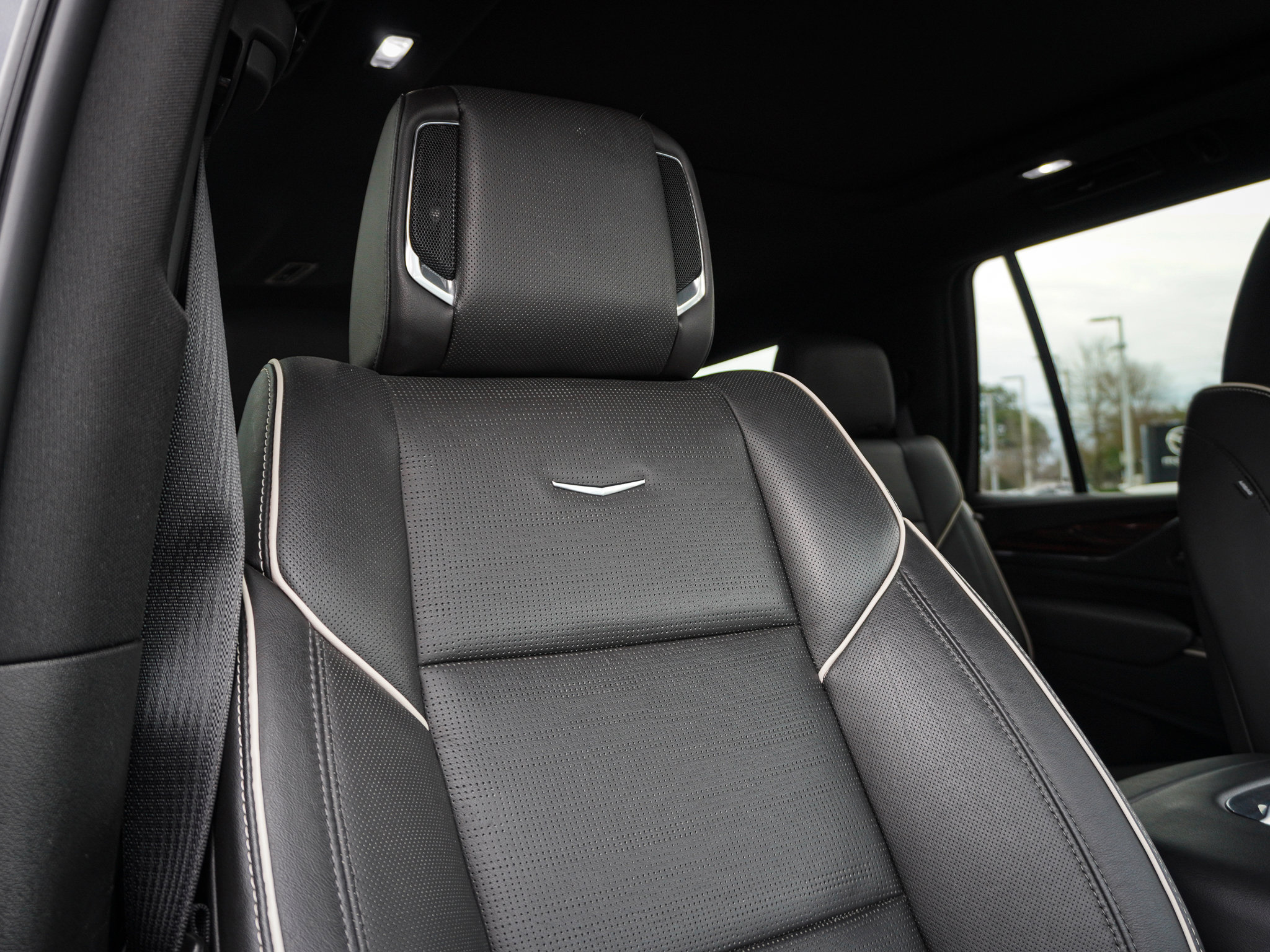 Used 2021 Cadillac Escalade Premium Luxury w/ Driver Assist Tech Package image 34