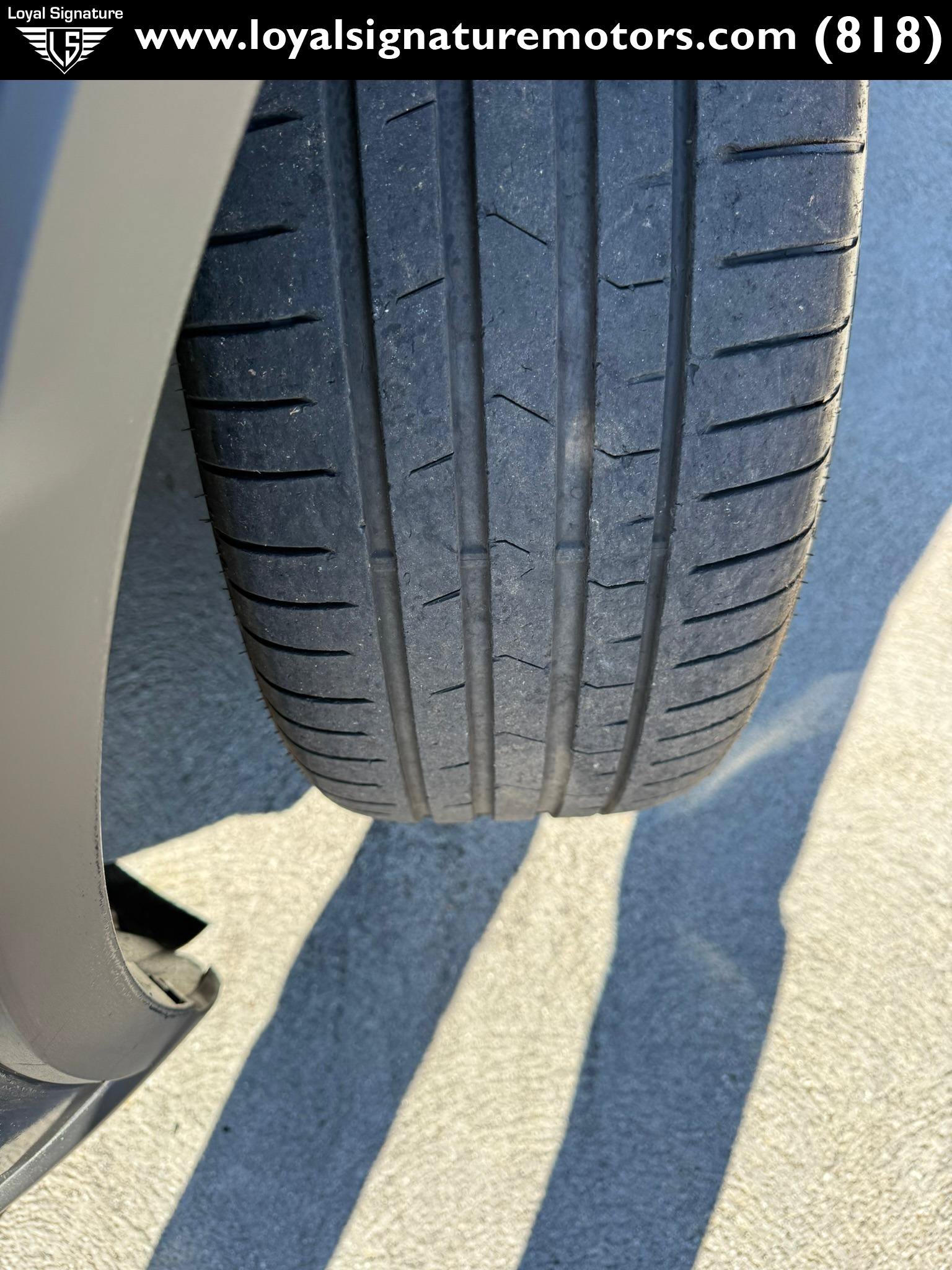 Used 2018 Toyota C-HR XLE FWD image 30