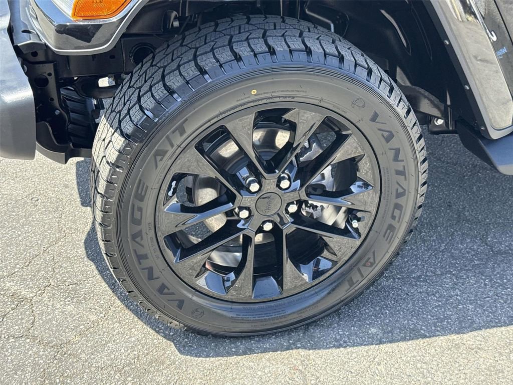 Used 2021 Jeep Wrangler Unlimited Sahara w/ Cold Weather Group image 31