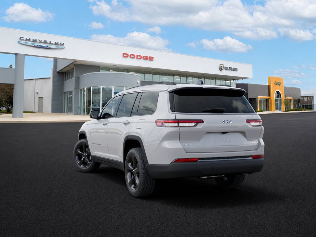 New 2026 Jeep Grand Cherokee L Limited w/ Limited Altitude Package AWD/4WD image 3