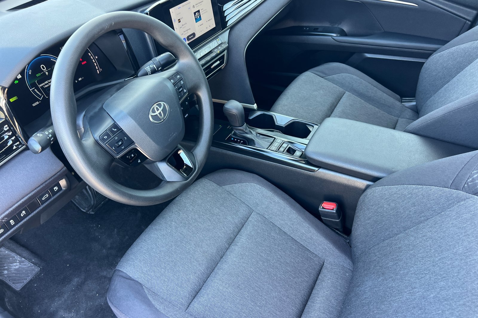 Used 2026 Toyota Camry LE FWD image 10