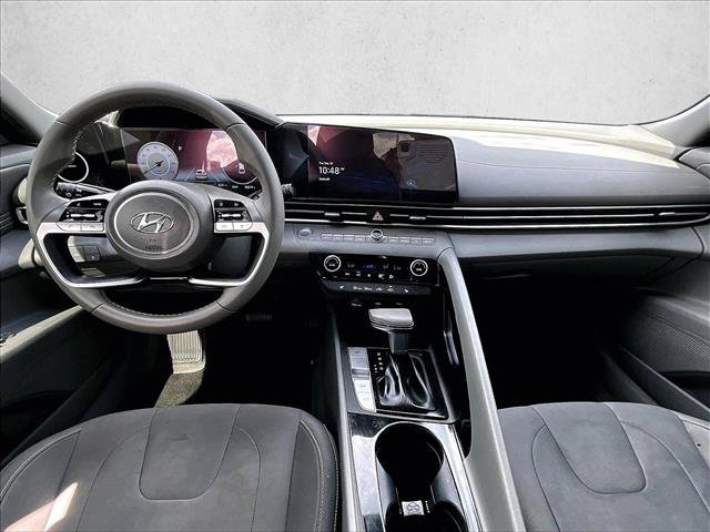 Used 2023 Hyundai Elantra SEL w/ Convenience Package FWD image 16