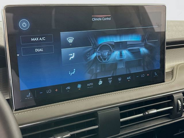 Used 2025 Lincoln Corsair AWD image 19