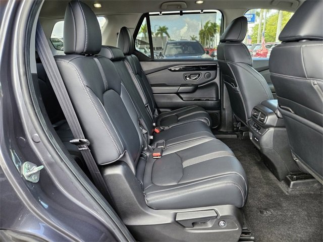 Used 2023 Honda Pilot Touring image 11