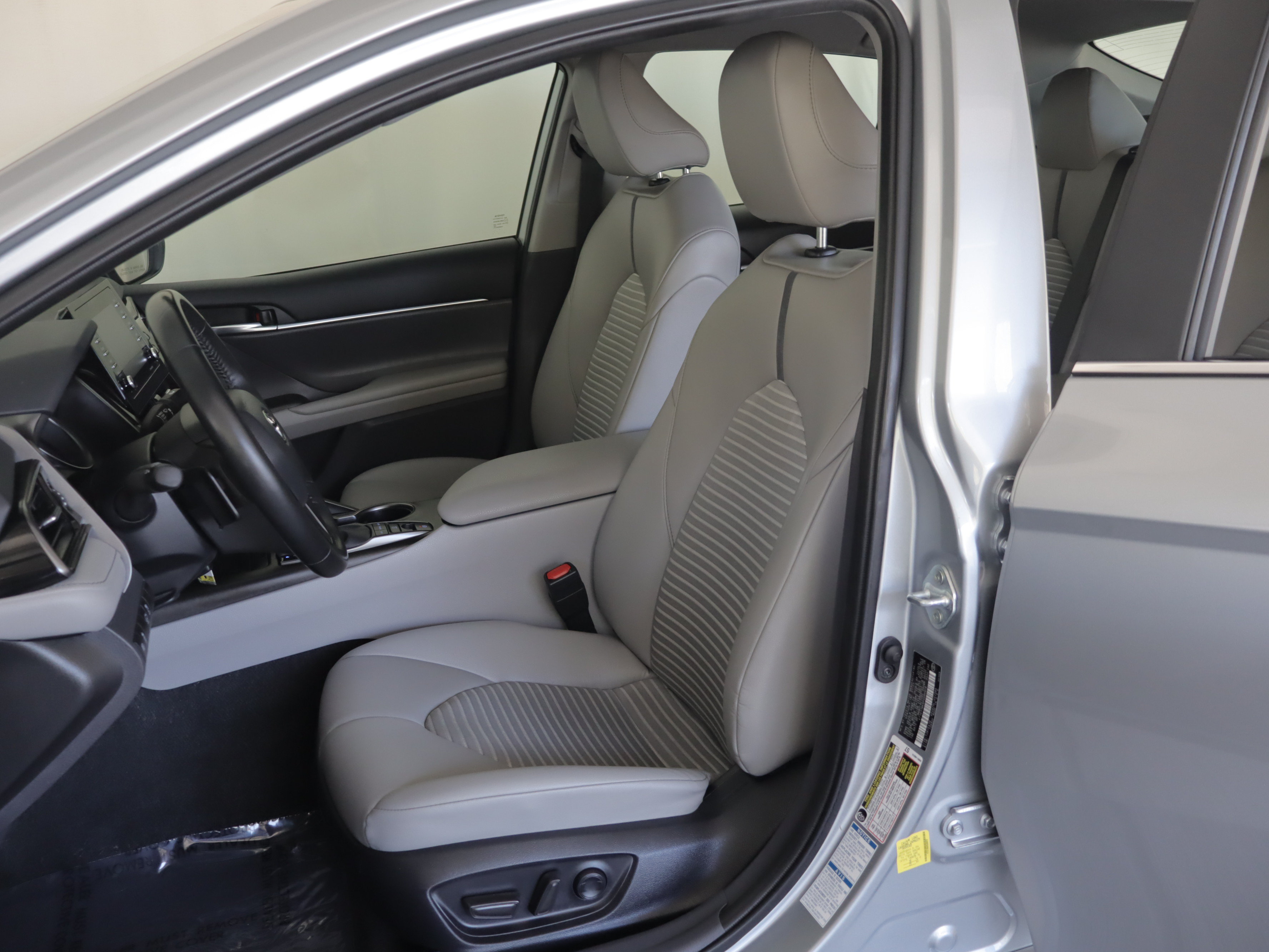 Used 2023 Toyota Camry SE AWD/4WD image 7