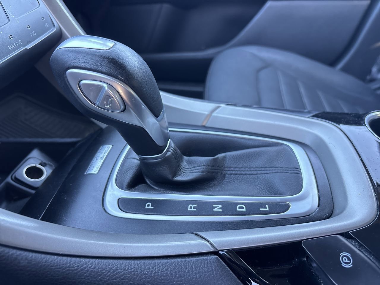 Used 2013 Ford Fusion SE image 25