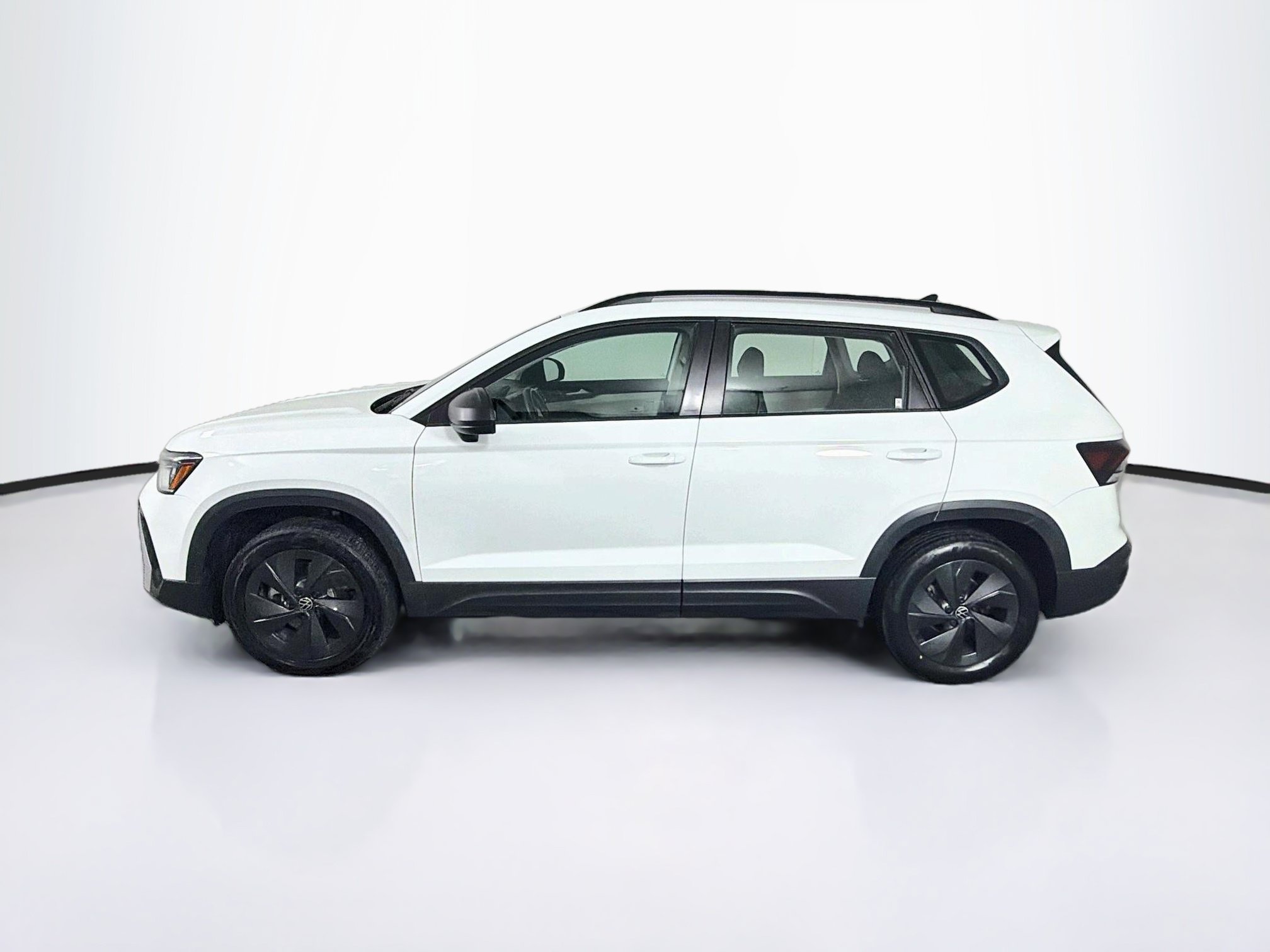 Used 2025 Volkswagen Taos S FWD image 4