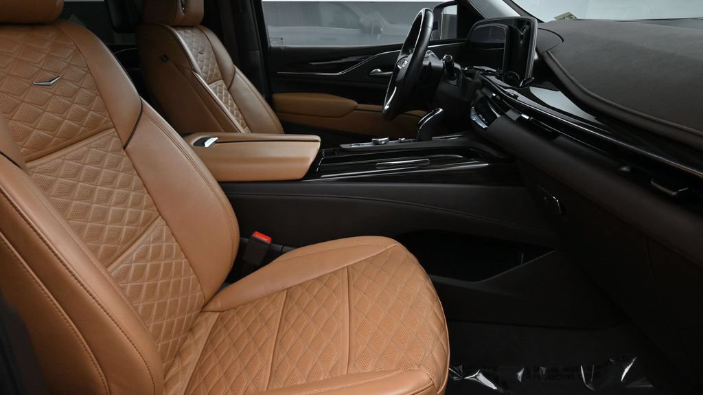 Certified 2024 Cadillac Escalade Premium Luxury w/ Performance Package AWD/4WD image 2