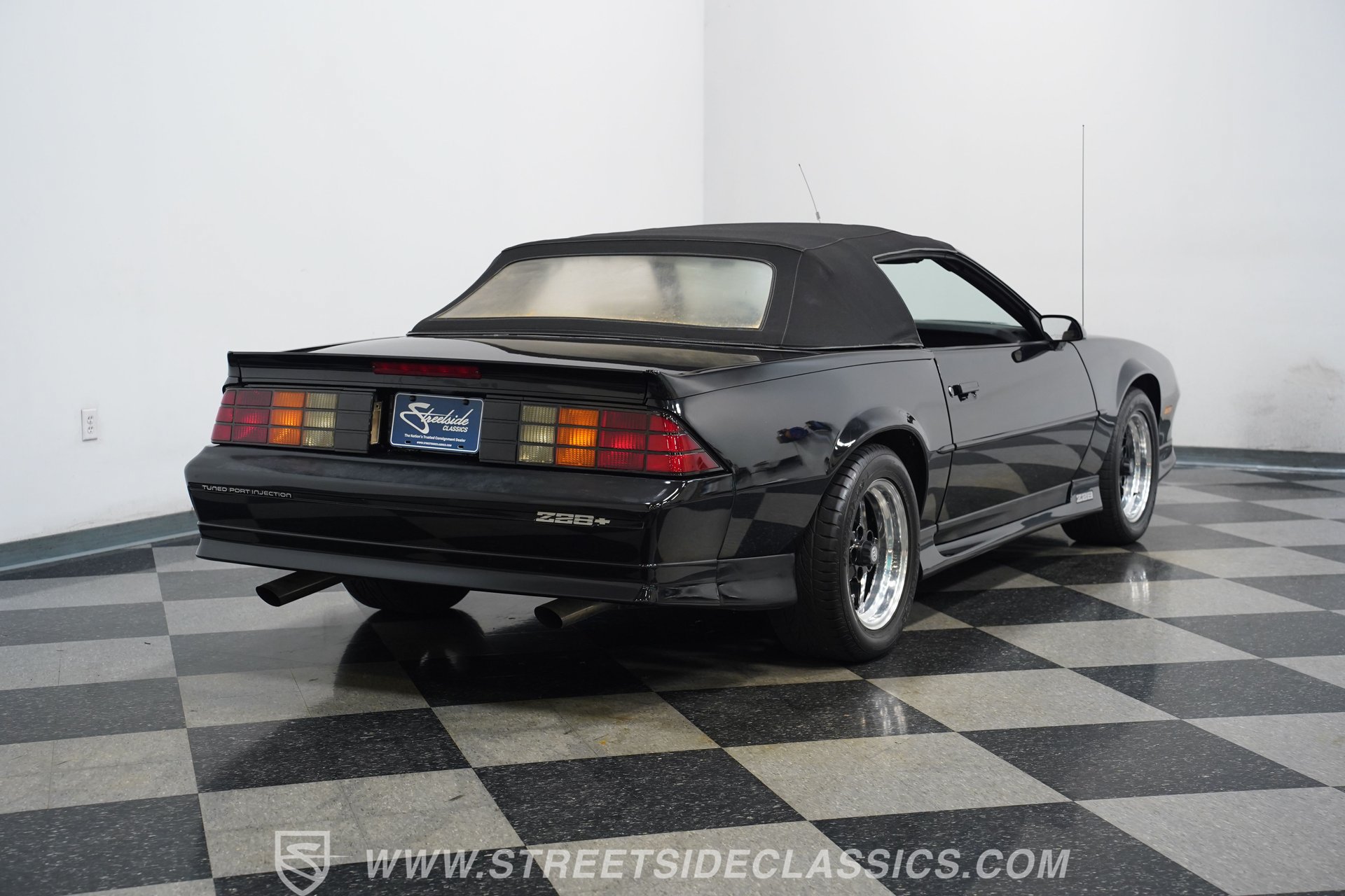 Used 1991 Chevrolet Camaro Z28 RWD image 13