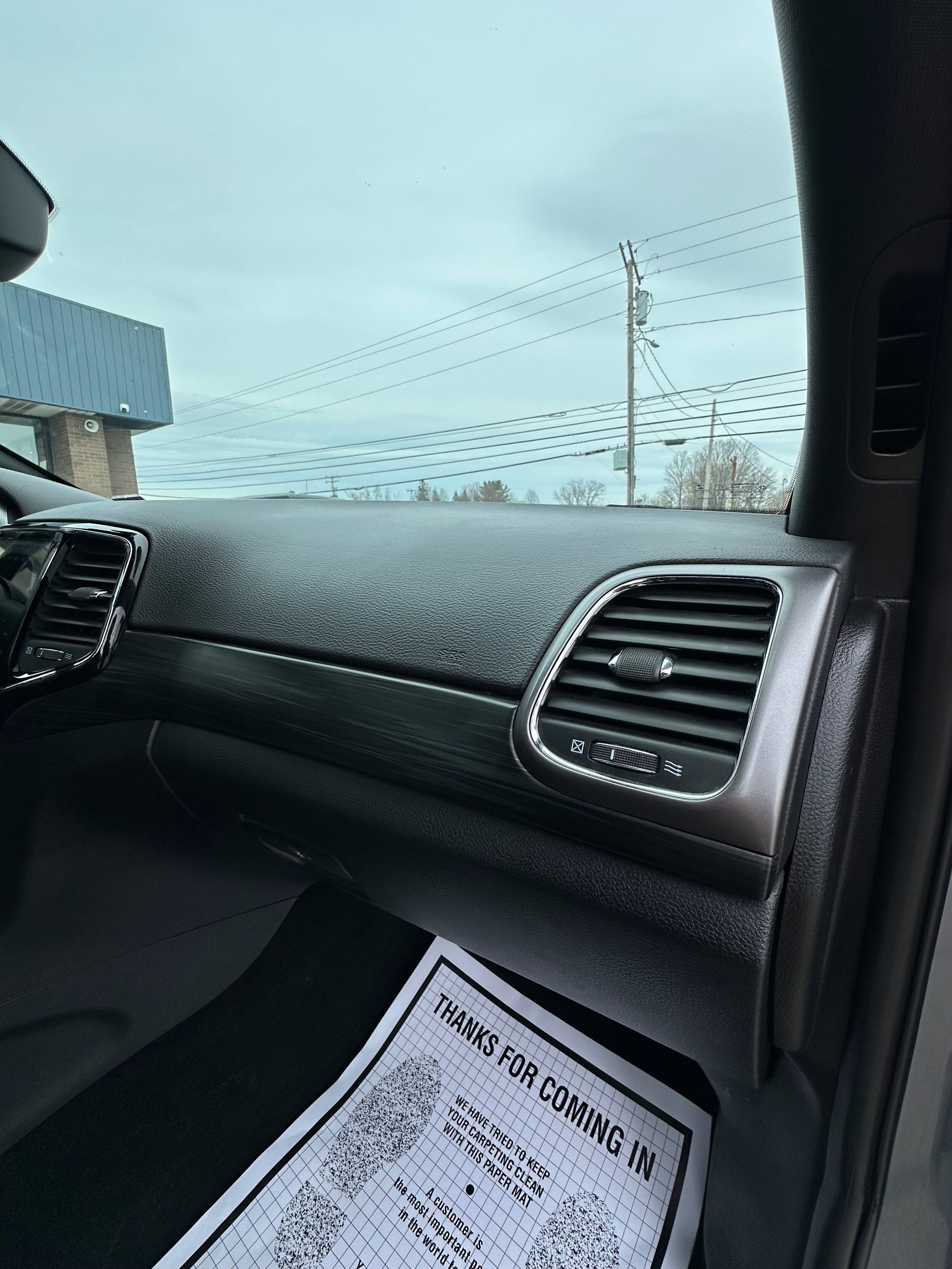 Used 2019 Jeep Grand Cherokee Laredo AWD/4WD image 26