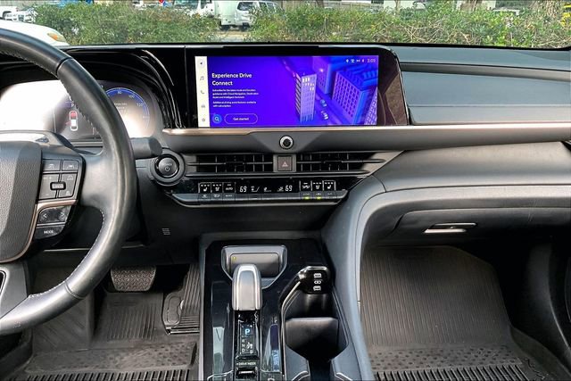 Used 2024 Toyota Crown w/ Advanced Technology Package image 9