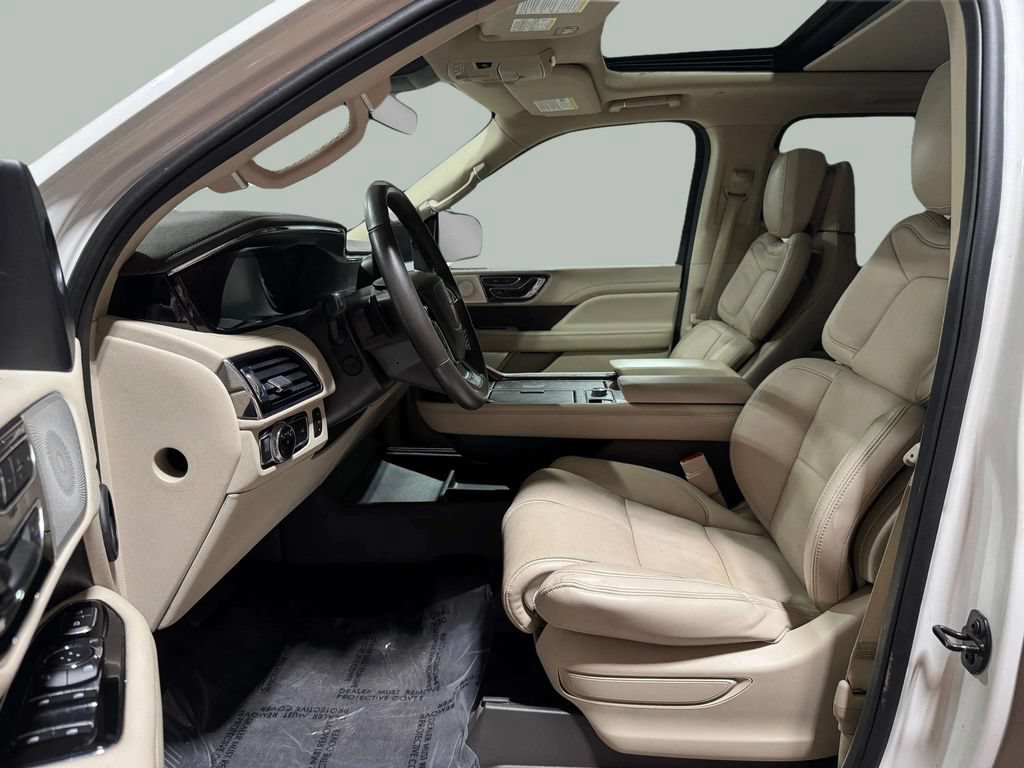 Certified 2021 Lincoln Navigator Reserve AWD/4WD image 5
