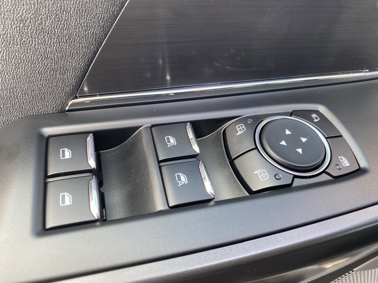 Used 2025 Ford F150 Lariat w/ Equipment Group 501A Mid image 17