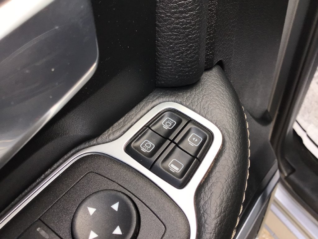Used 2024 RAM 2500 Laramie AWD/4WD image 30