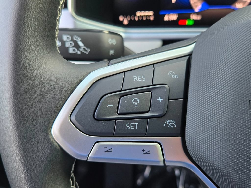 New 2026 Volkswagen Taos SE FWD image 11