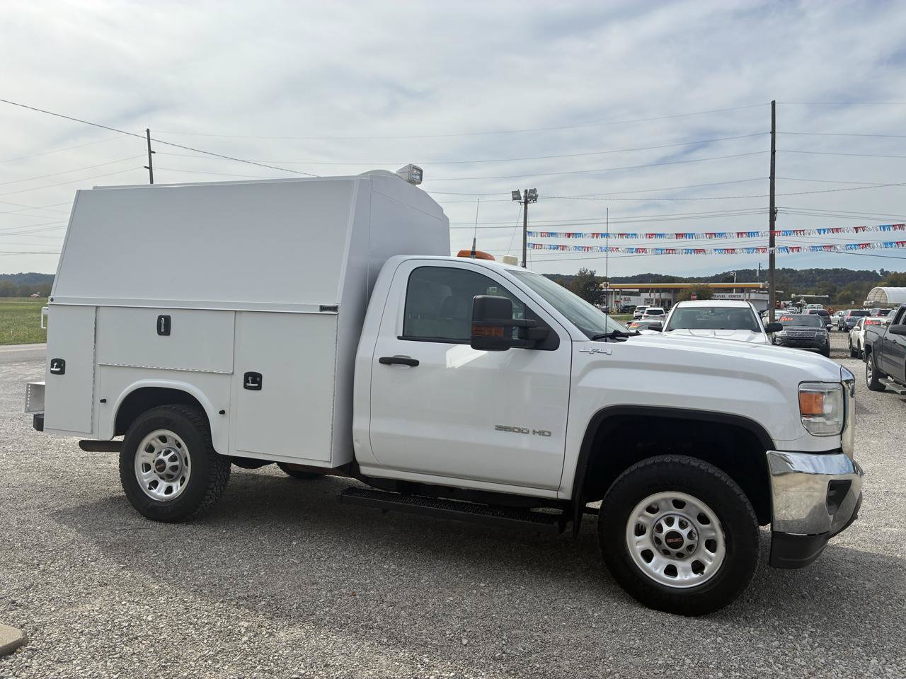 Used 2017 GMC Sierra 3500 4x4 Regular Cab image 2