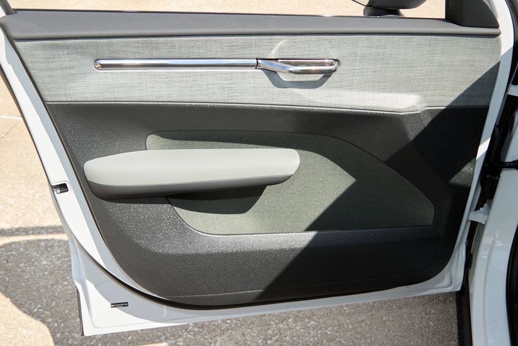 New 2026 Volvo EX30 Plus w/ Protection Package RWD image 11