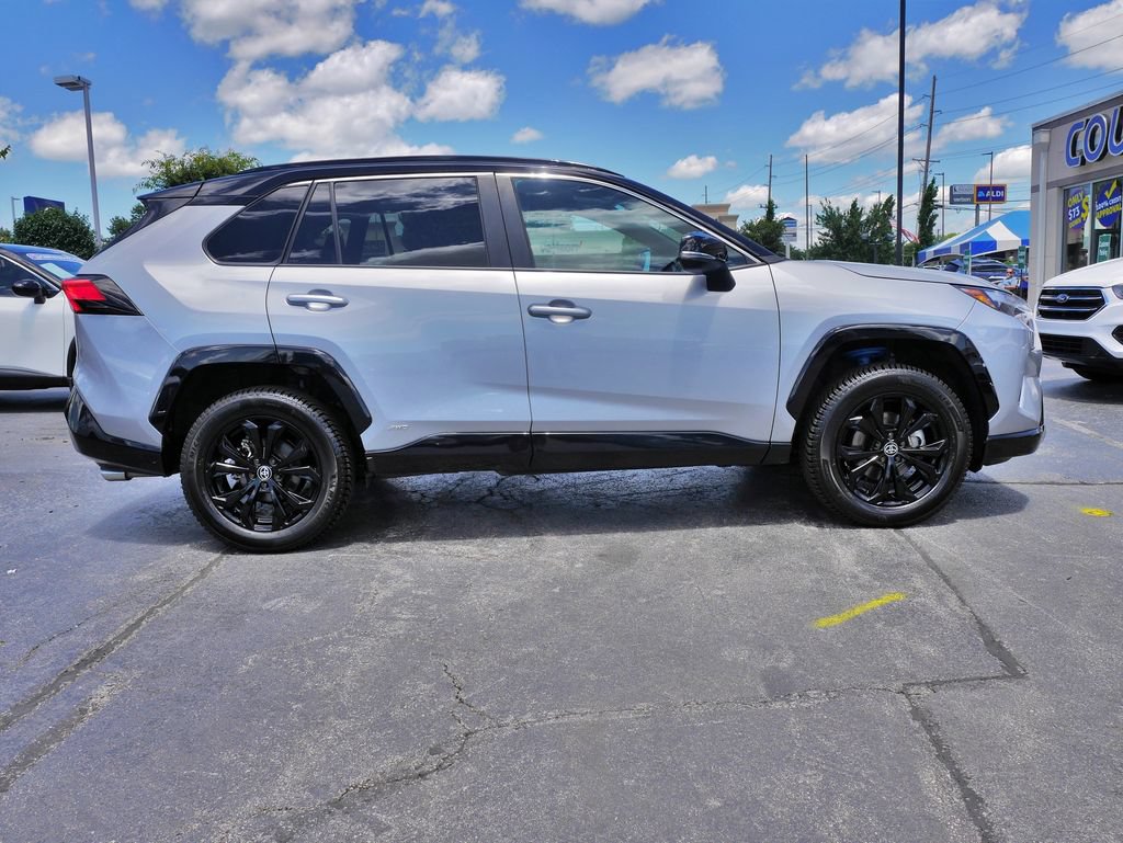 Used 2022 Toyota RAV4 XSE AWD/4WD image 8