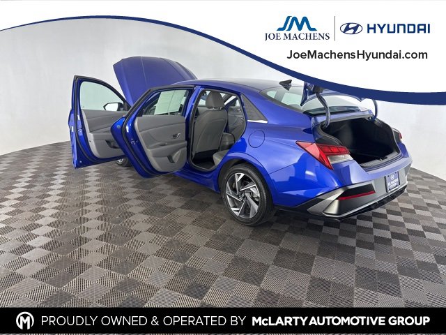 Used 2024 Hyundai Elantra SEL w/ Convenience Package image 19
