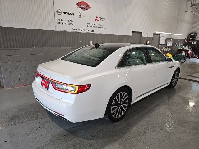 Used 2018 Lincoln Continental Select w/ Continental Climate Package AWD/4WD image 3