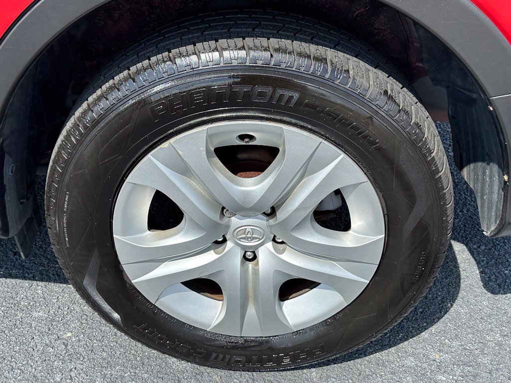 Used 2014 Toyota RAV4 LE FWD image 34