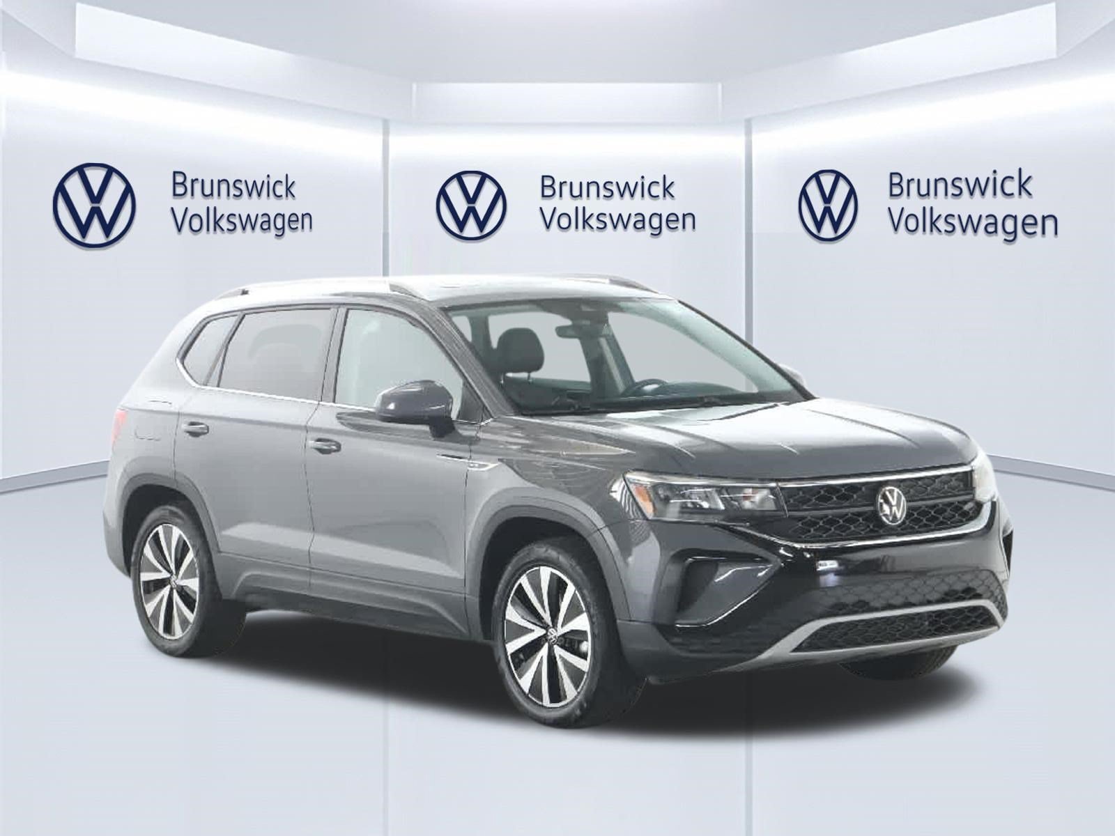 Certified 2023 Volkswagen Taos SE w/ Panoramic Sunroof Package AWD/4WD image 9