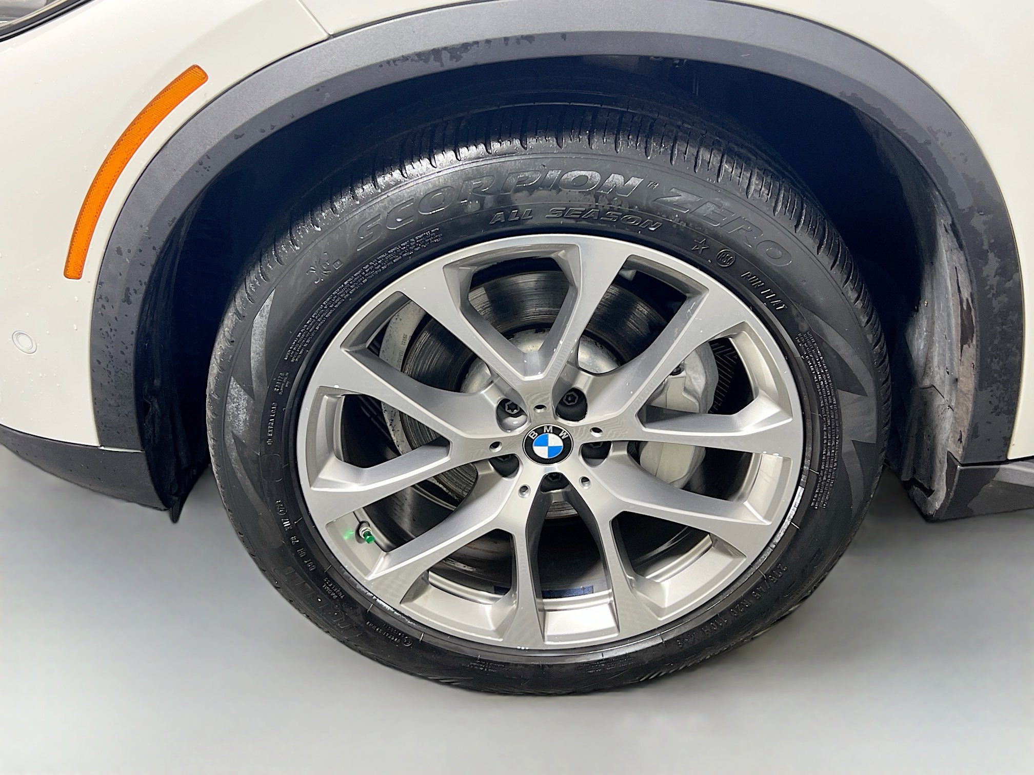 Used 2023 BMW X5 xDrive40i w/ Premium Package AWD/4WD image 13
