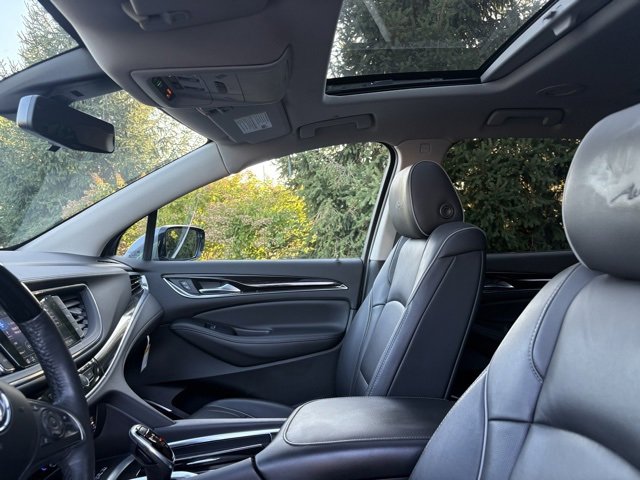 Used 2021 Buick Enclave Avenir w/ Avenir Technology Package image 33