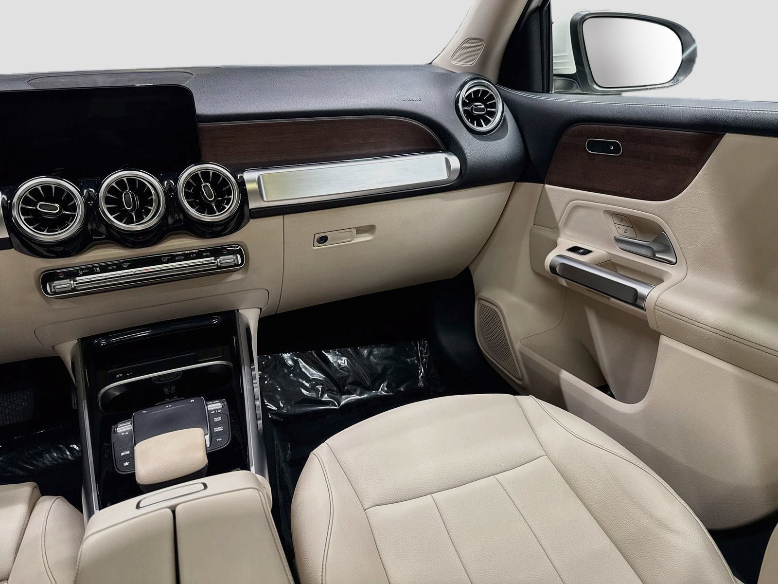 Used 2022 Mercedes-Benz GLB 250 4MATIC image 24