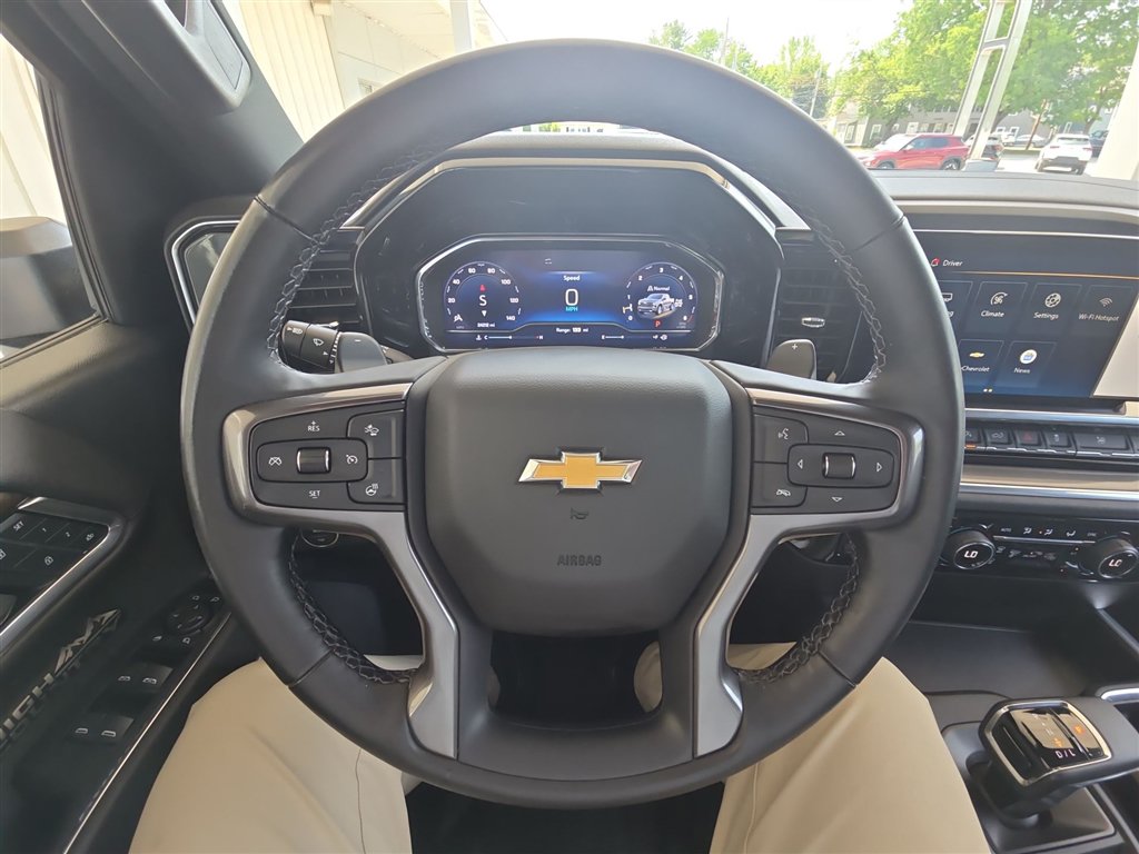 Used 2025 Chevrolet Silverado 1500 High Country w/ High Country Premium Package AWD/4WD image 11
