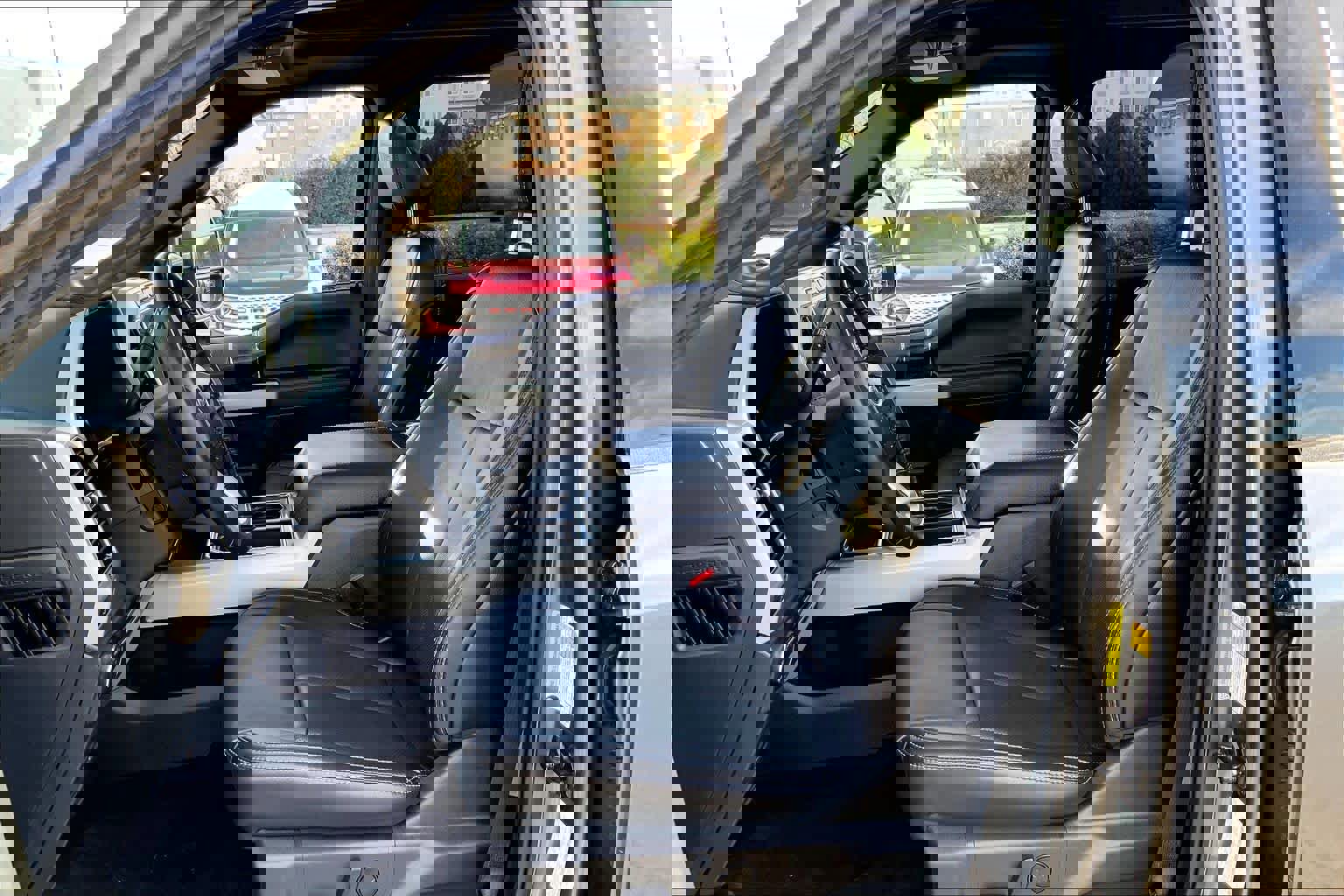 Used 2022 Ford F250 Lariat w/ Tremor Off-Road Package image 7