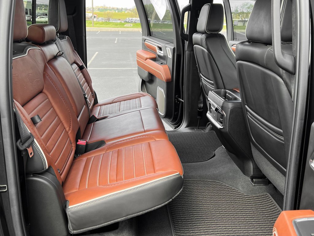 Used 2024 GMC Sierra 3500 Denali Ultimate image 24