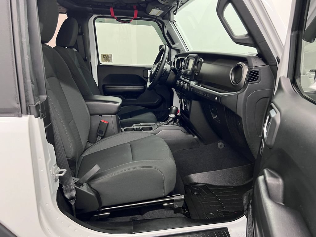 Used 2018 Jeep Wrangler Sport AWD/4WD image 21