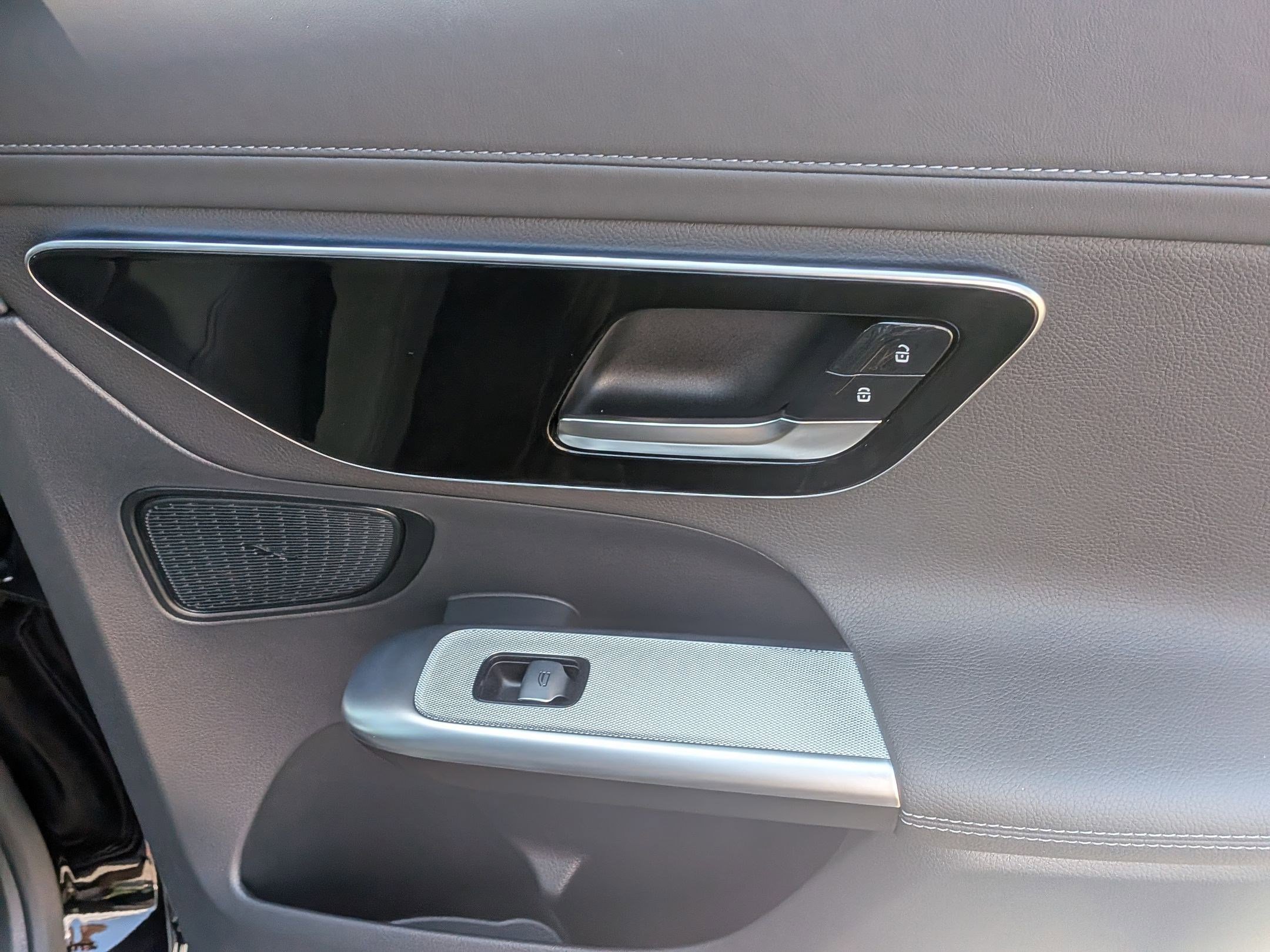 Certified 2026 Mercedes-Benz GLC 300 4MATIC image 33