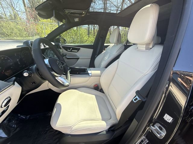 Used 2025 Mercedes-Benz GLC 300 image 11
