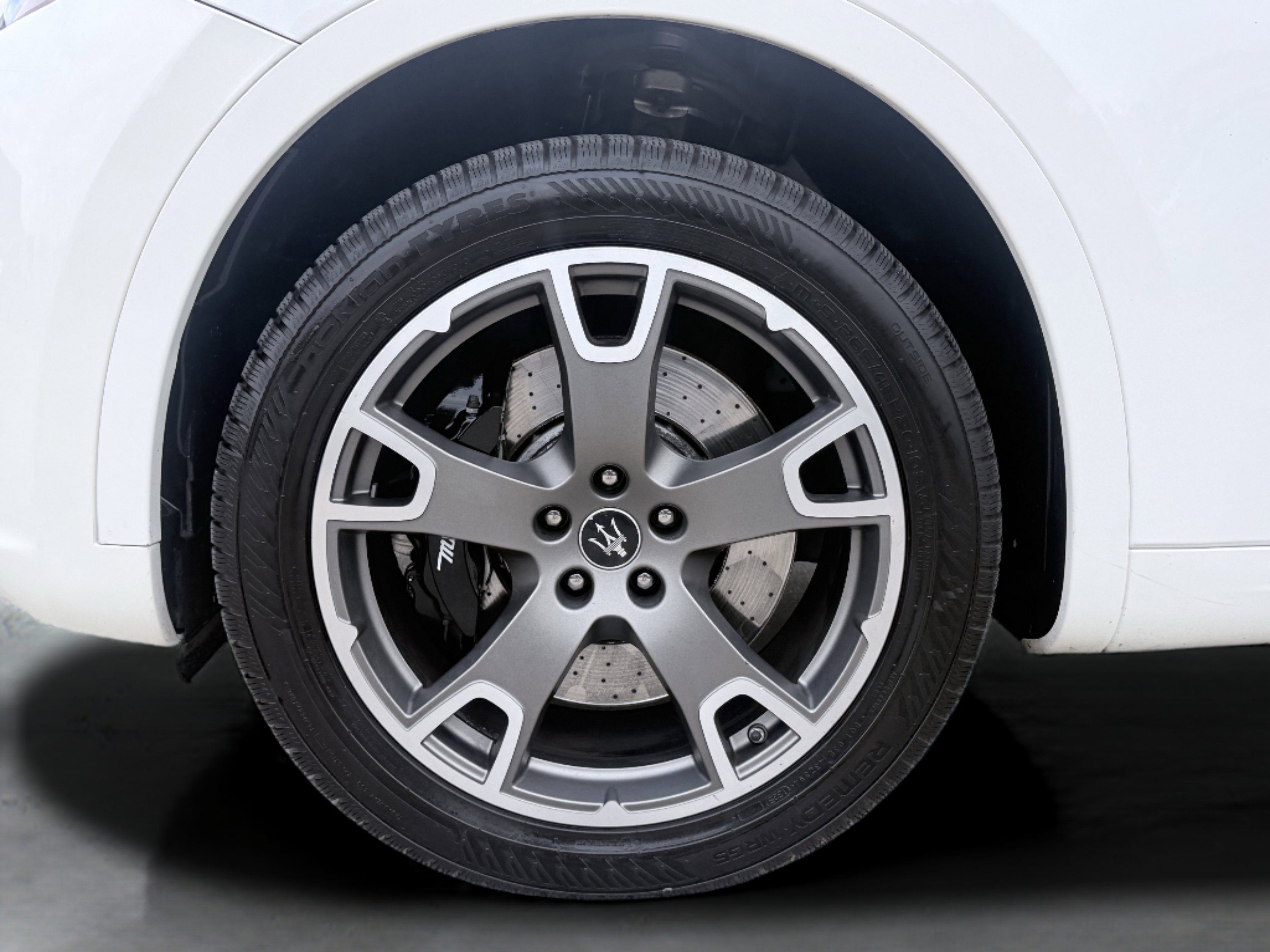 Used 2023 Maserati Levante Modena image 12