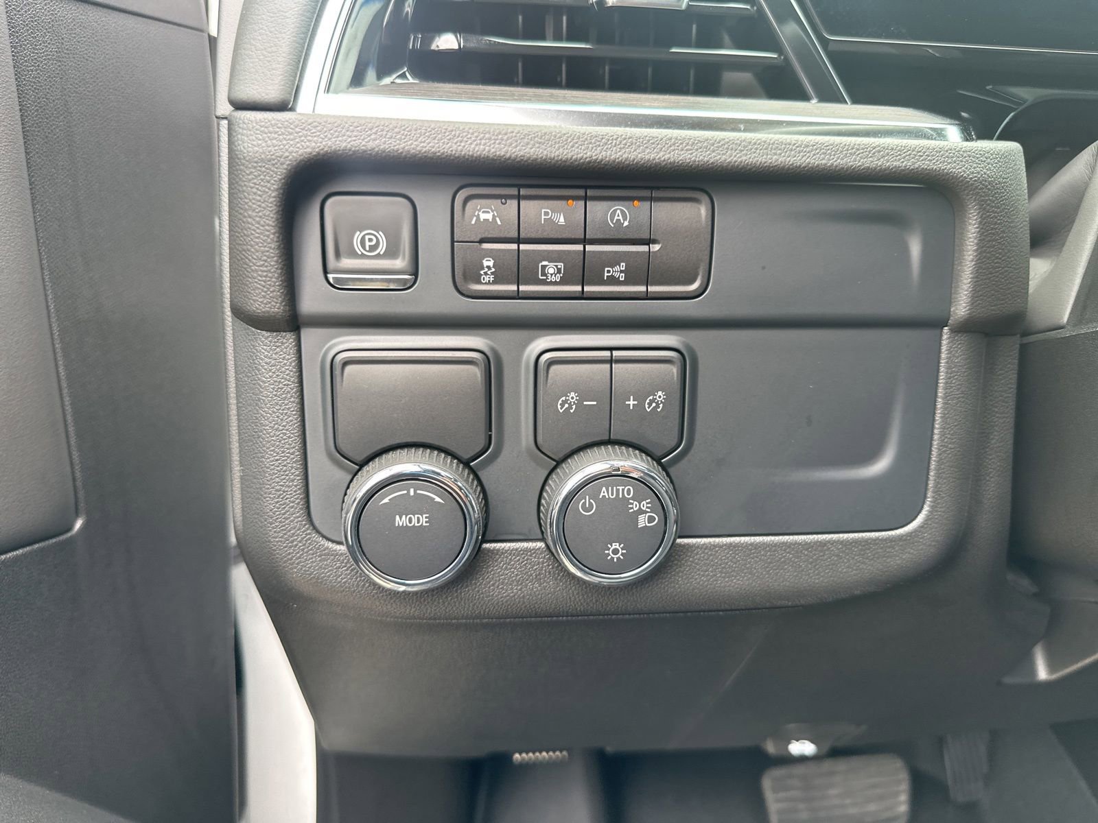 Certified 2025 Chevrolet Tahoe LS RWD image 10