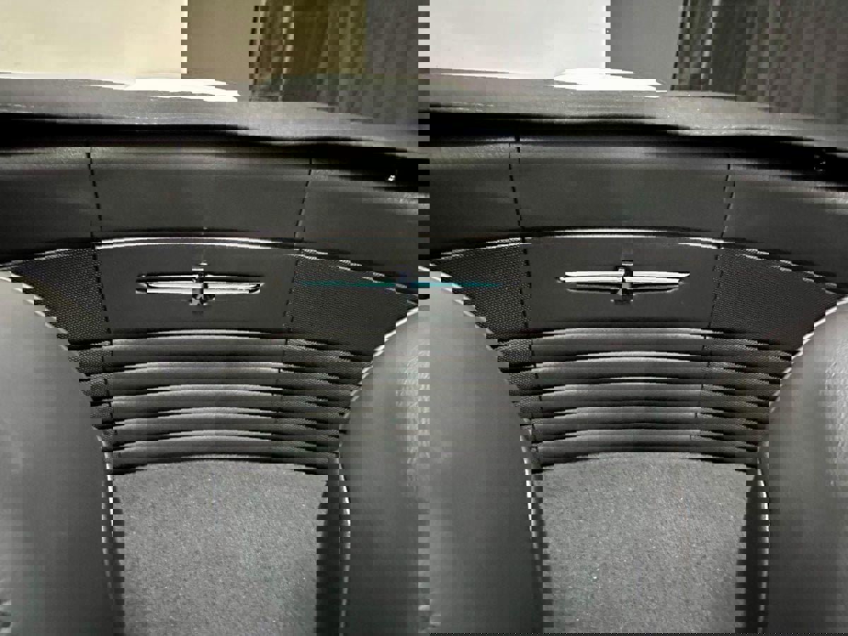 Used 2002 Ford Thunderbird Deluxe image 23