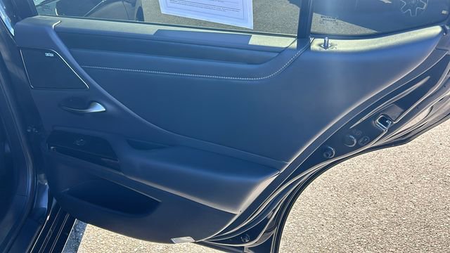 Used 2023 Lexus ES 350 Luxury image 12