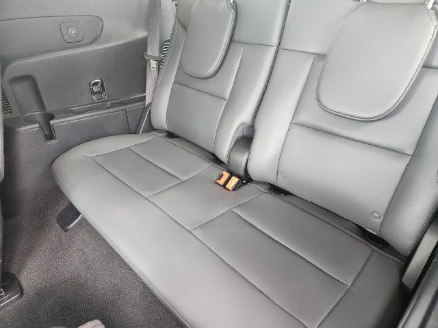Used 2025 Ford Explorer Active w/ Active Comfort Package RWD image 29