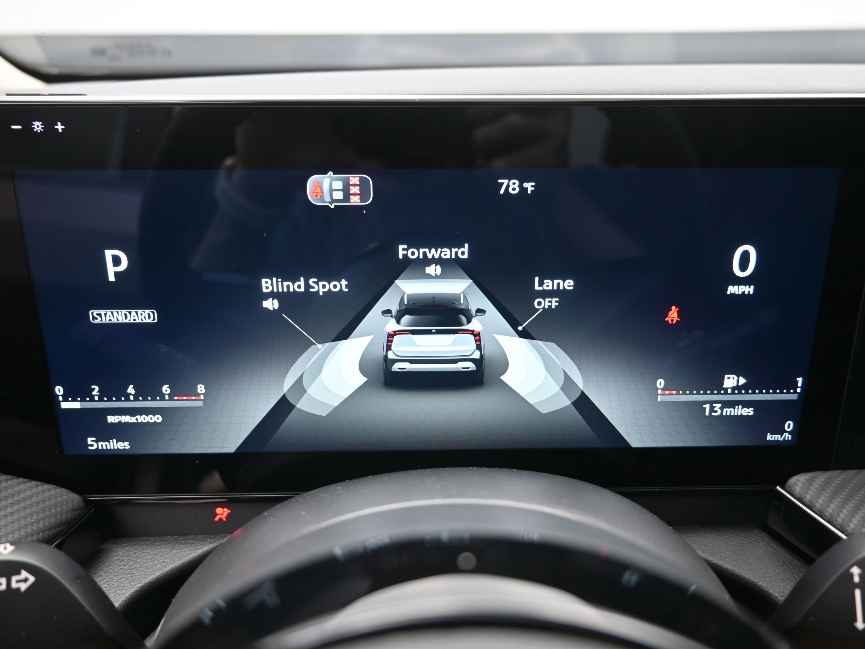 New 2026 Nissan Kicks SR image 13