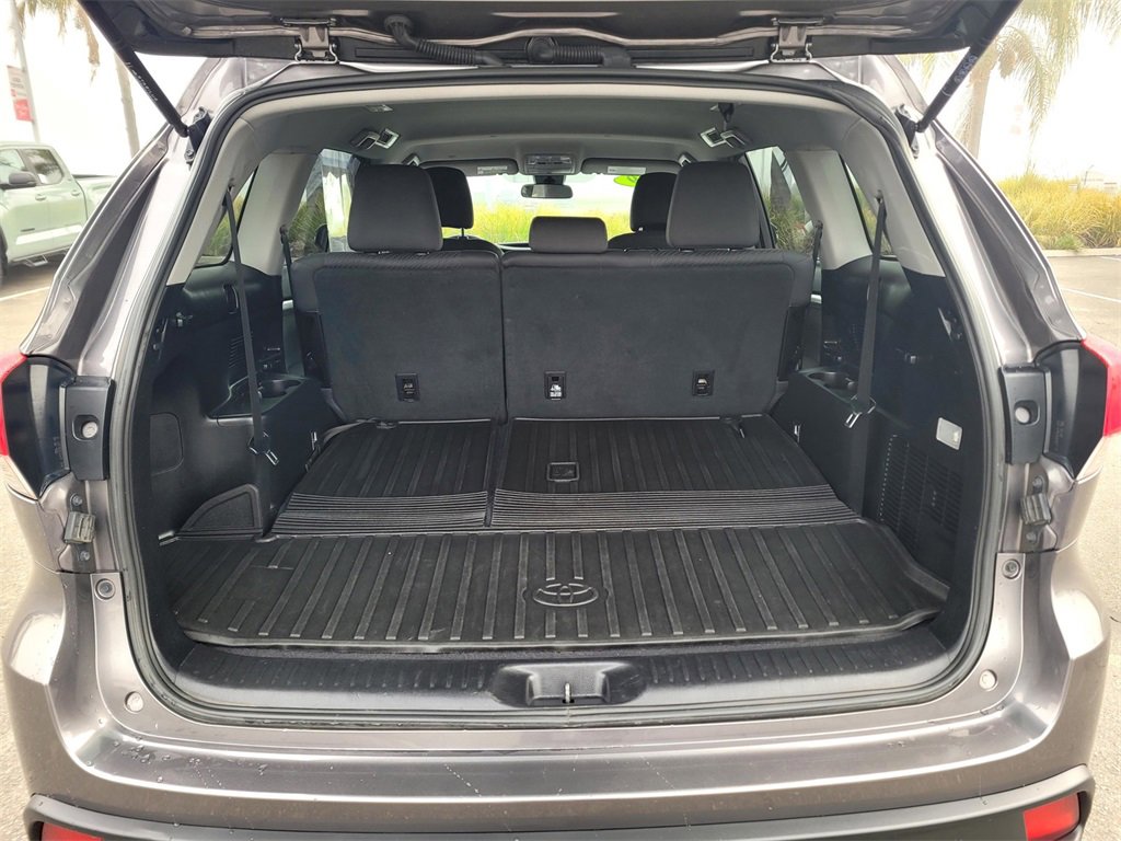 Used 2019 Toyota Highlander LE image 7