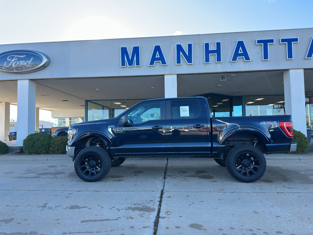 Used 2023 Ford F150 XLT w/ Trailer Tow Package image 4