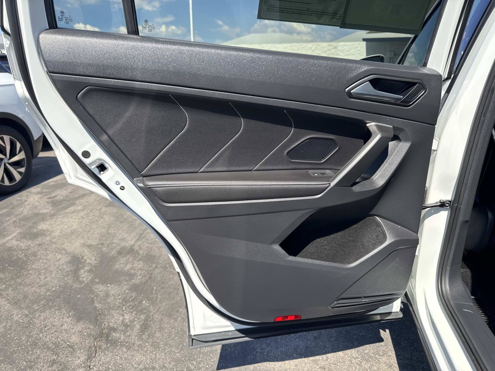 Certified 2023 Volkswagen Tiguan SE w/ Panoramic Sunroof Package FWD image 26