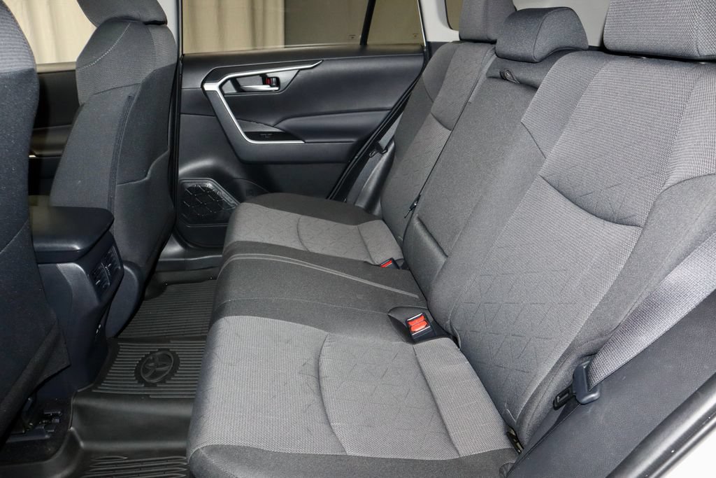 Used 2025 Toyota RAV4 XLE AWD/4WD image 22