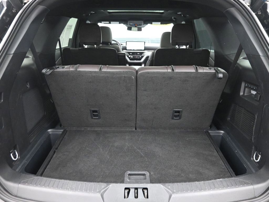 Used 2025 Ford Explorer Platinum w/ LUX Leather Package image 10