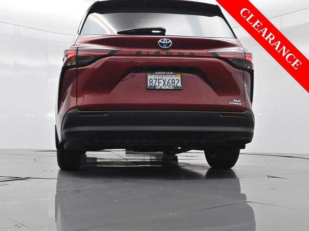 Used 2022 Toyota Sienna XLE image 52